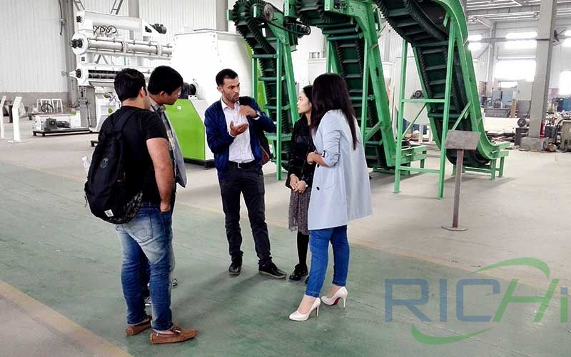 4tph Animal Pellet Feed Production Line customers visit the factory