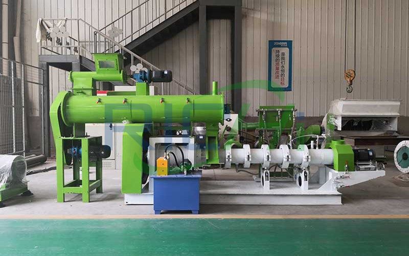 What are the characteristics of RICHI machinery's feed extruder